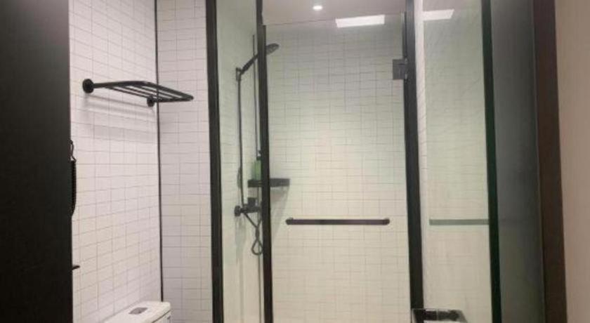 Hi Bund Nanjing Road Pedestrian Street Hotel 2*