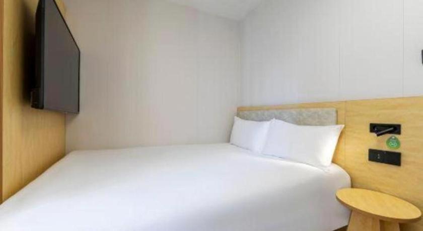 Hi Bund Nanjing Road Pedestrian Street Hotel