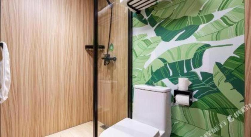 Hotel Hi Bund Nanjing Road Pedestrian Street 2*