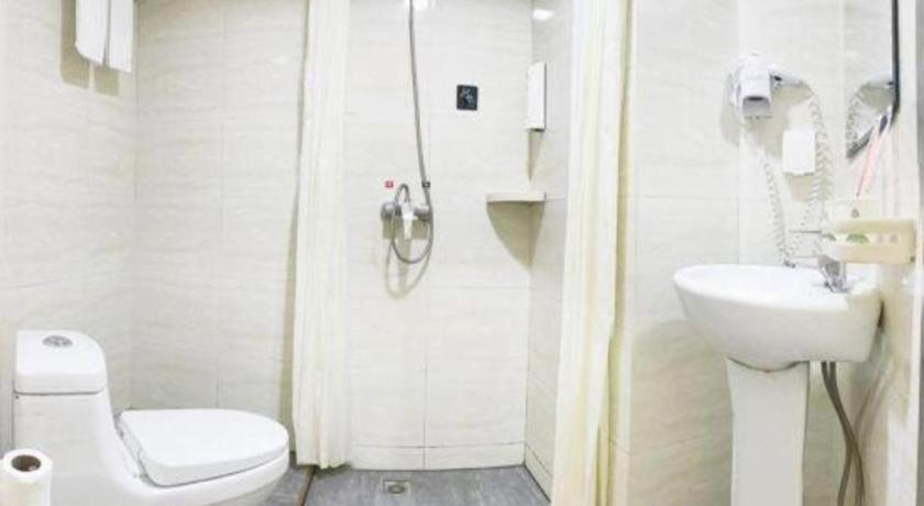 Hotel Hi Bund Nanjing Road Pedestrian Street 2*